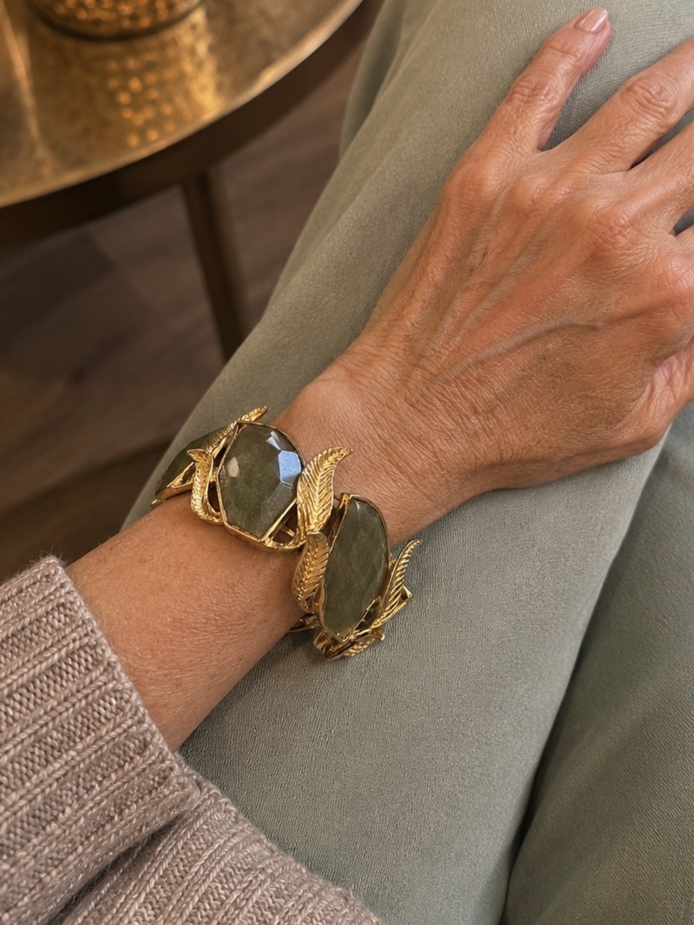 Vintage Gold Tone Leaf Bracelet | Faceted Gray-Green Lucite Stretch